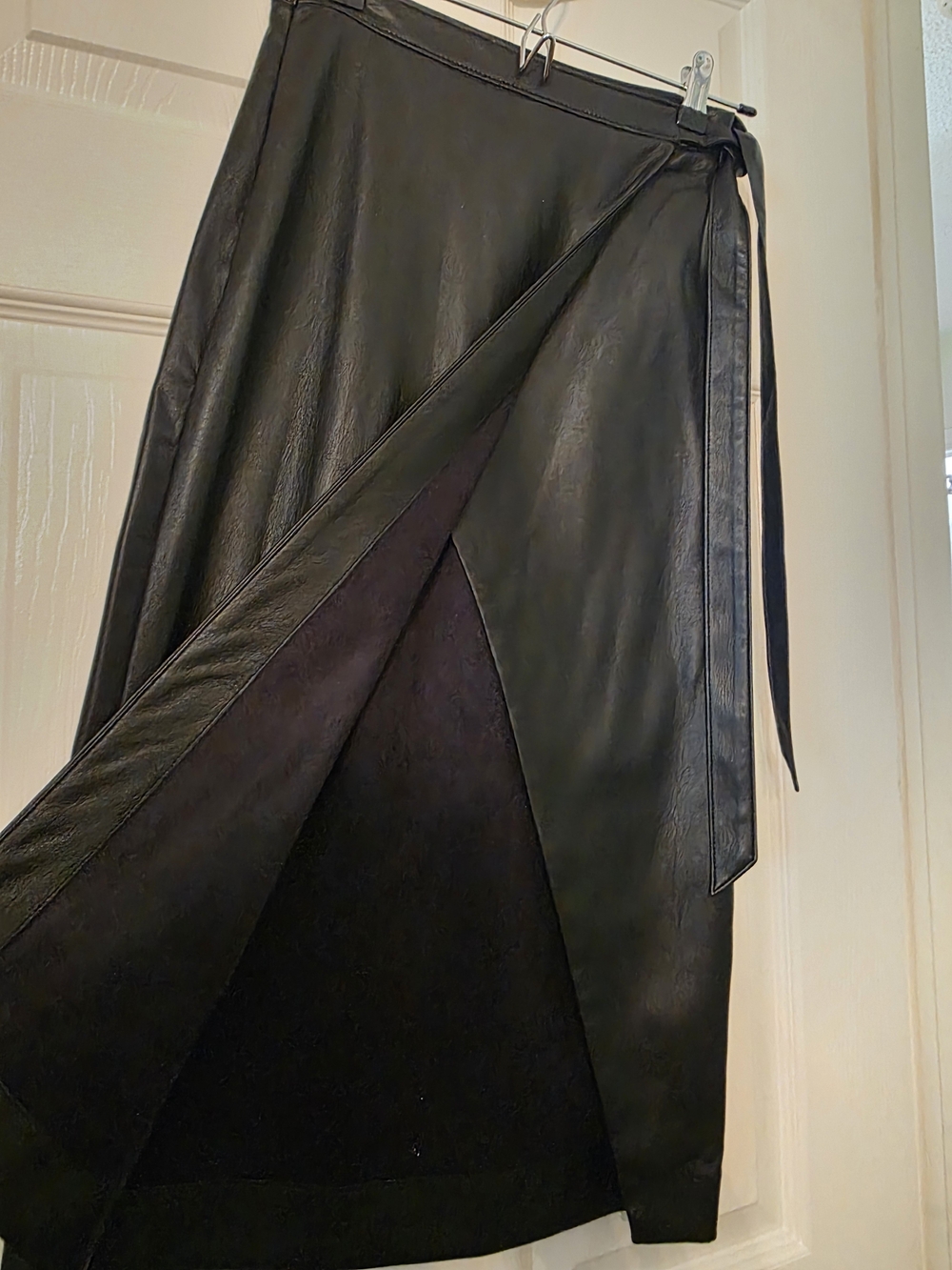 Babaton Black Pelli Skirt - Picture 3 of 8